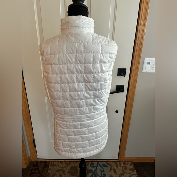 Women’s Patagonia birch white nano puff packable puffer vest. Size XL - Picture 3 of 15